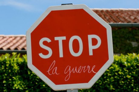 Un dé <span class="caps">PAN</span><small class="fine d-inline"> </small>! danse