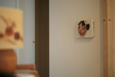 Bichouket, heureux dans le couloir.